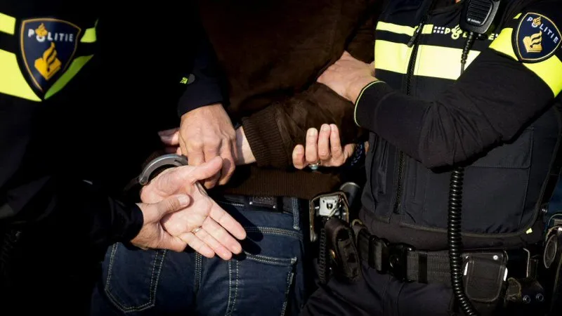 Bromfietser aangehouden na achtervolging