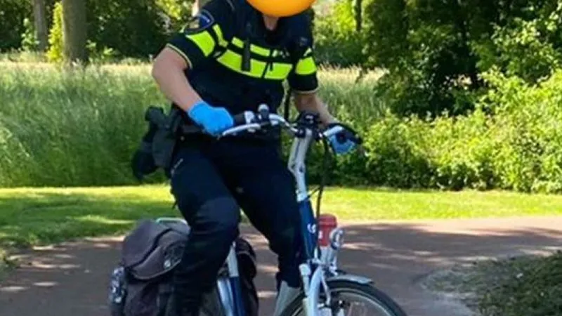 Vrouw naar ziekenhuis na val van fiets